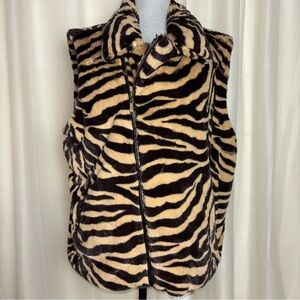 Adrienne Landaue Faux Fur Animal Tiger Print Zip Vest